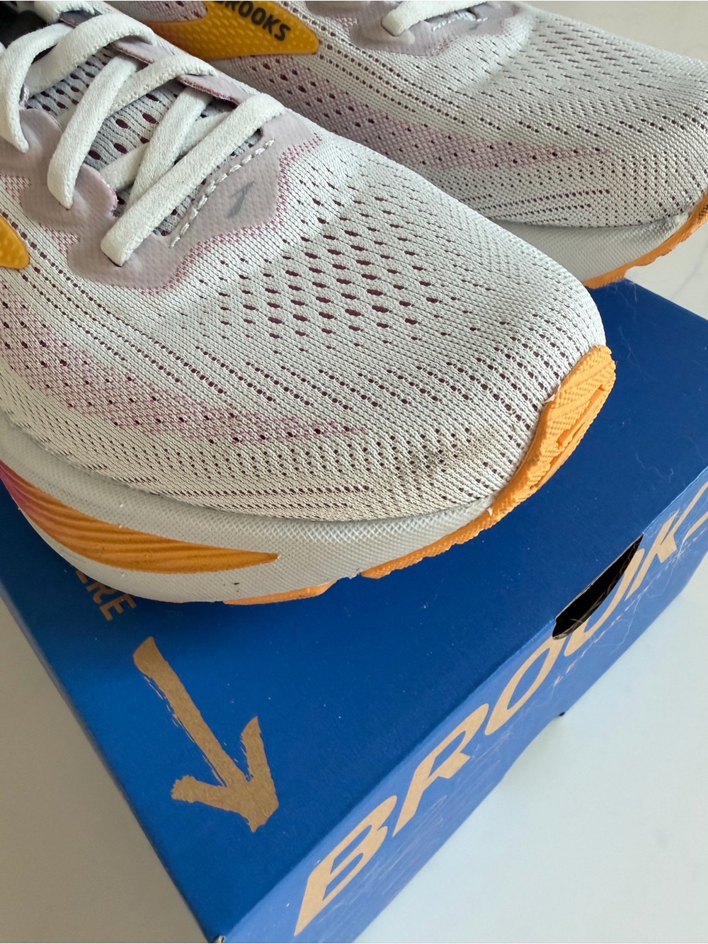 Brooks Ghost women’s sneakers - Picture 6 of 7